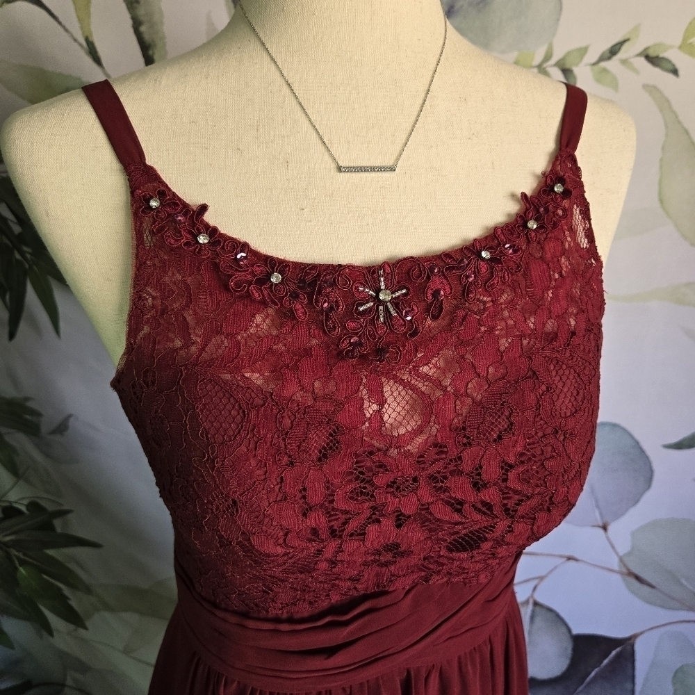 STAR BOX | Lace Up Formal Gown in Burgandy sz M - Picture 6 of 11